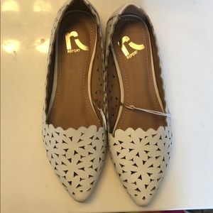 New never been worn report pointed toe shoes